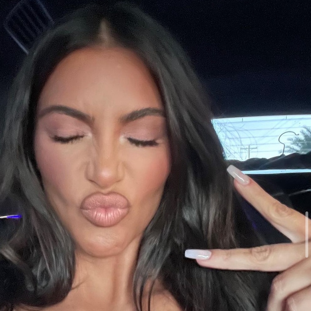 Meet your Posher, Raquel